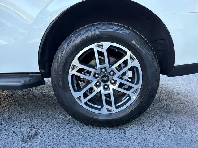 Certified 2025 Ford Expedition Active AWD/4WD image 30