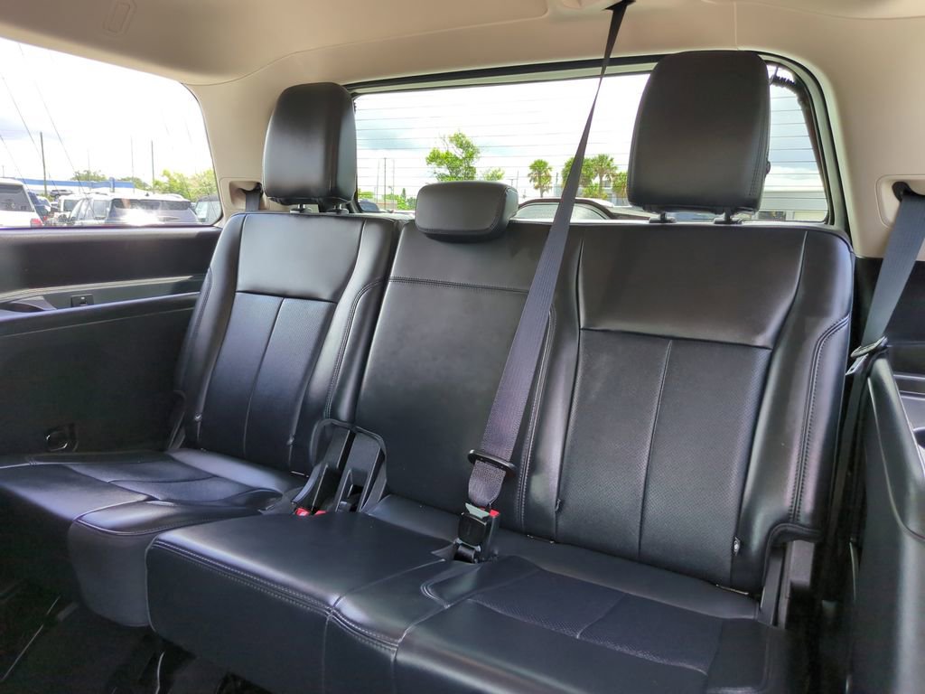 Certified 2024 Ford Expedition XLT RWD image 20