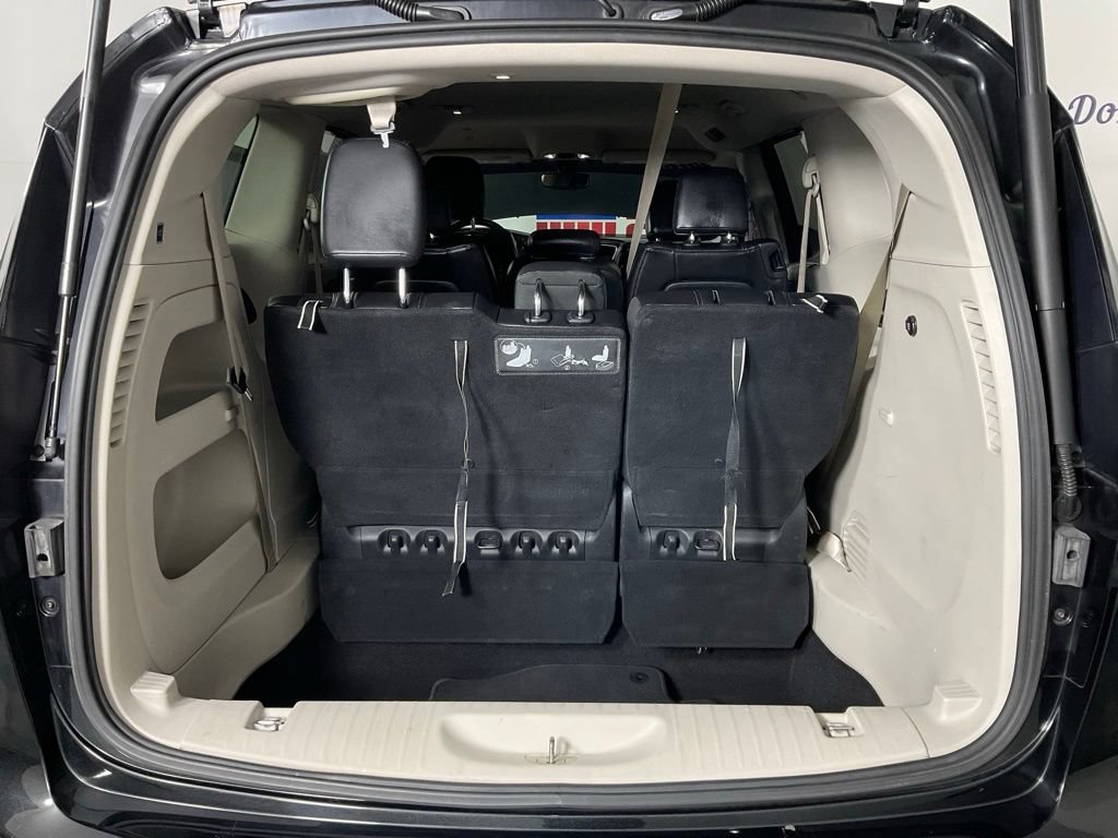 Used 2018 Chrysler Pacifica Touring-L Plus FWD image 11