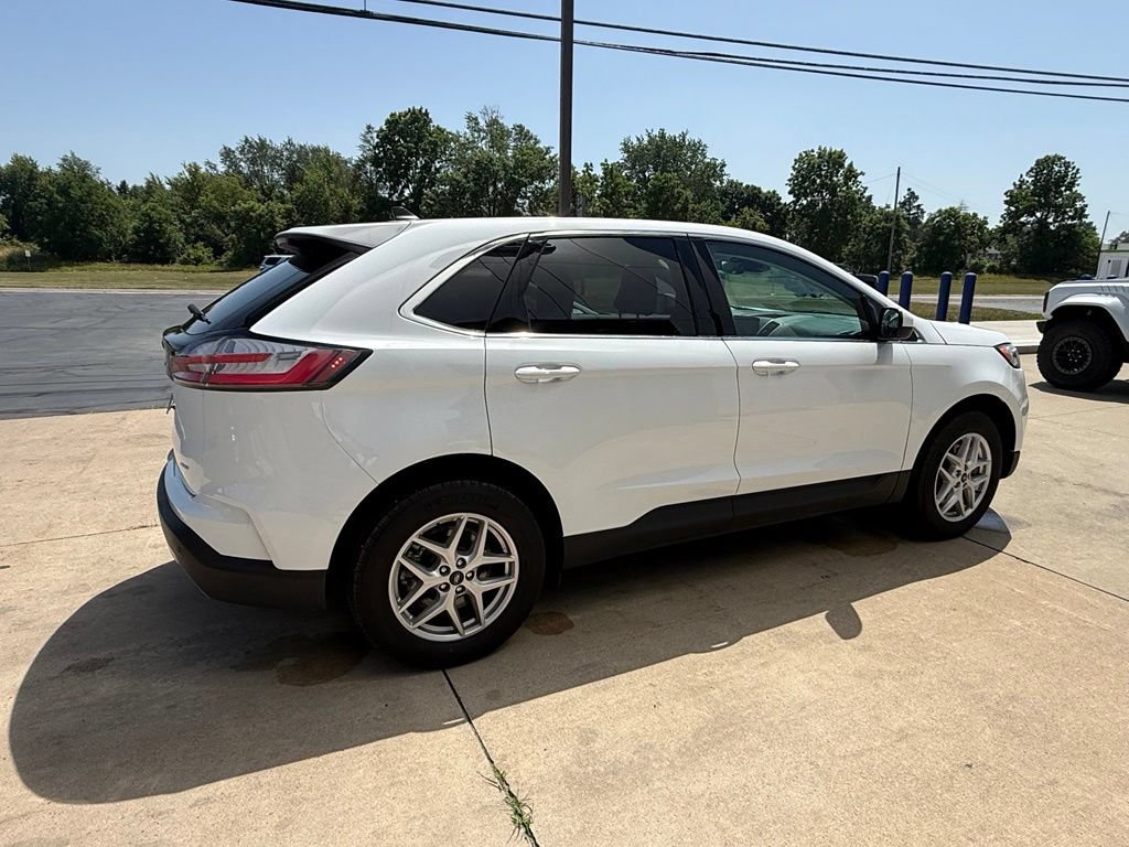 Certified 2024 Ford Edge SEL w/ Convenience Package AWD/4WD image 10