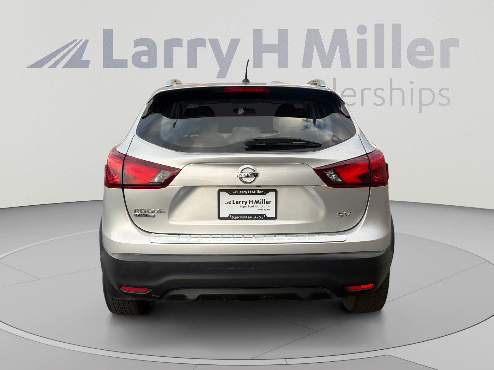 Used 2017 Nissan Rogue Sport SV FWD image 4