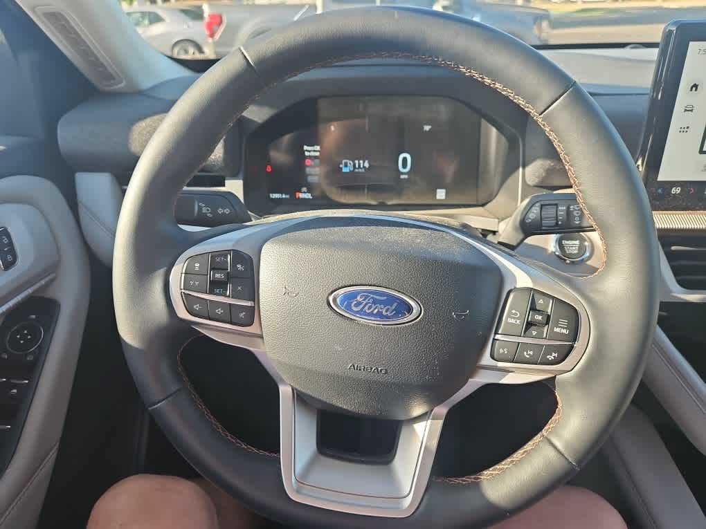 Certified 2025 Ford Explorer Active w/ Active Comfort Package AWD/4WD image 16