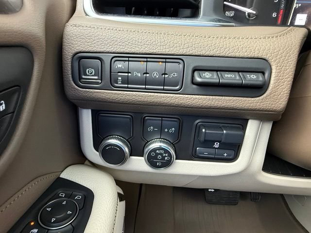 Used 2021 GMC Yukon XL Denali w/ Denali Premium Package RWD image 39