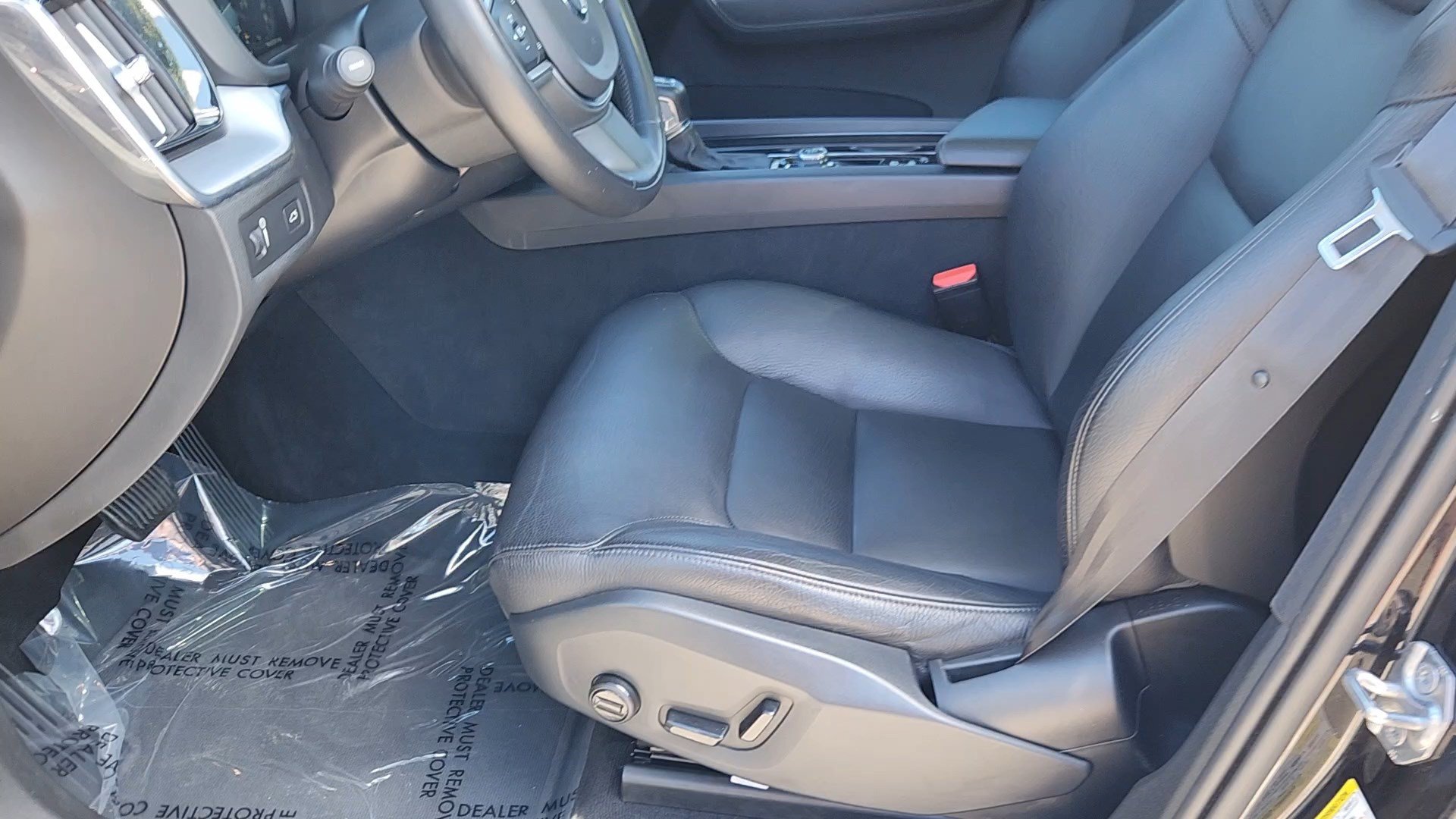Used 2020 Volvo XC60 T5 Momentum AWD/4WD image 26