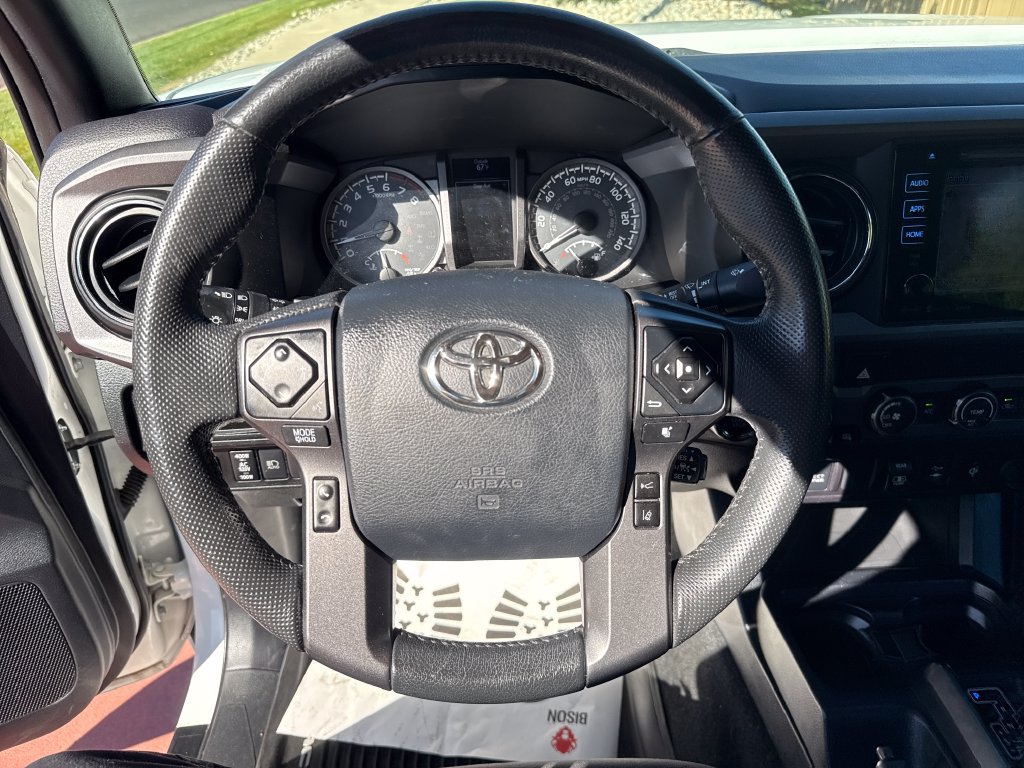 Used 2019 Toyota Tacoma TRD Off-Road AWD/4WD image 14