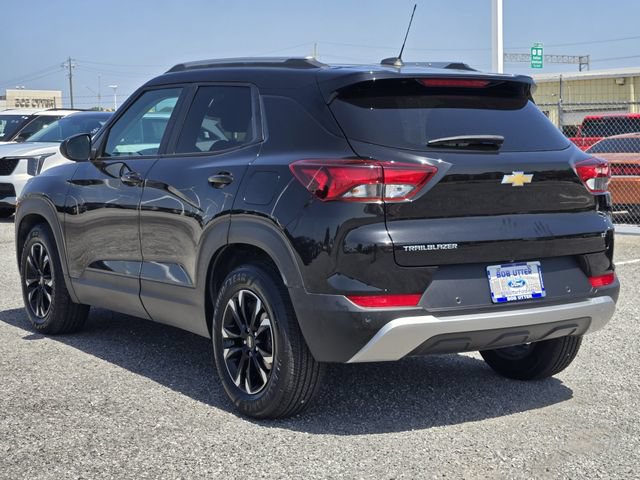 Used 2022 Chevrolet TrailBlazer LT w/ Convenience Package FWD image 5