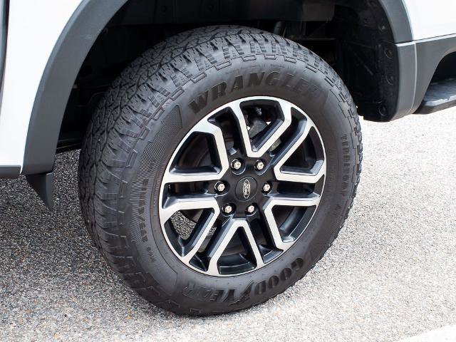 Certified 2025 Ford Ranger Lariat w/ FX4 Off-Road Package AWD/4WD image 6