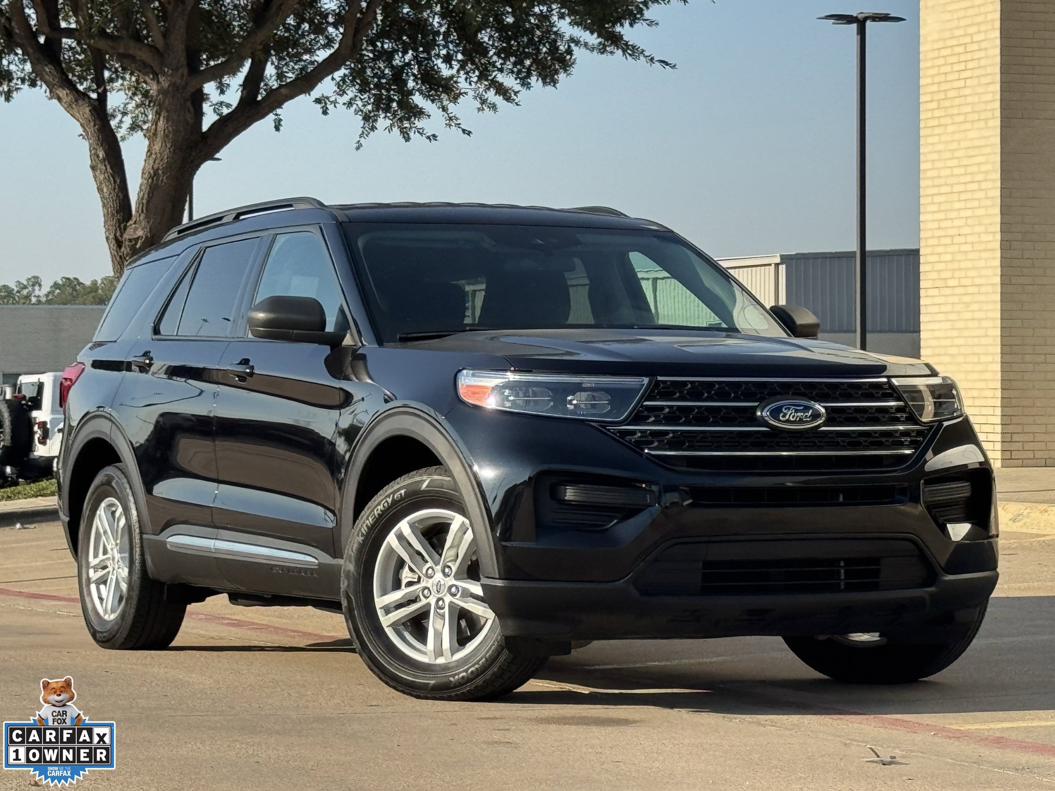 Certified 2023 Ford Explorer XLT AWD/4WD image 2