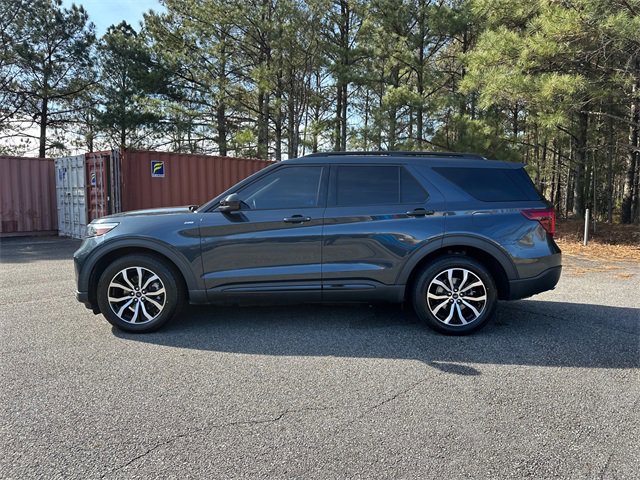 Certified 2022 Ford Explorer ST-Line w/ Class IV Trailer Tow Package image 2