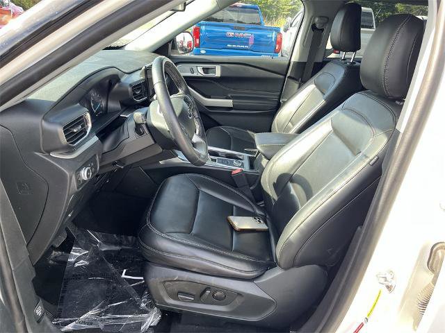 Certified 2022 Ford Explorer XLT w/ Equipment Group 202A image 14