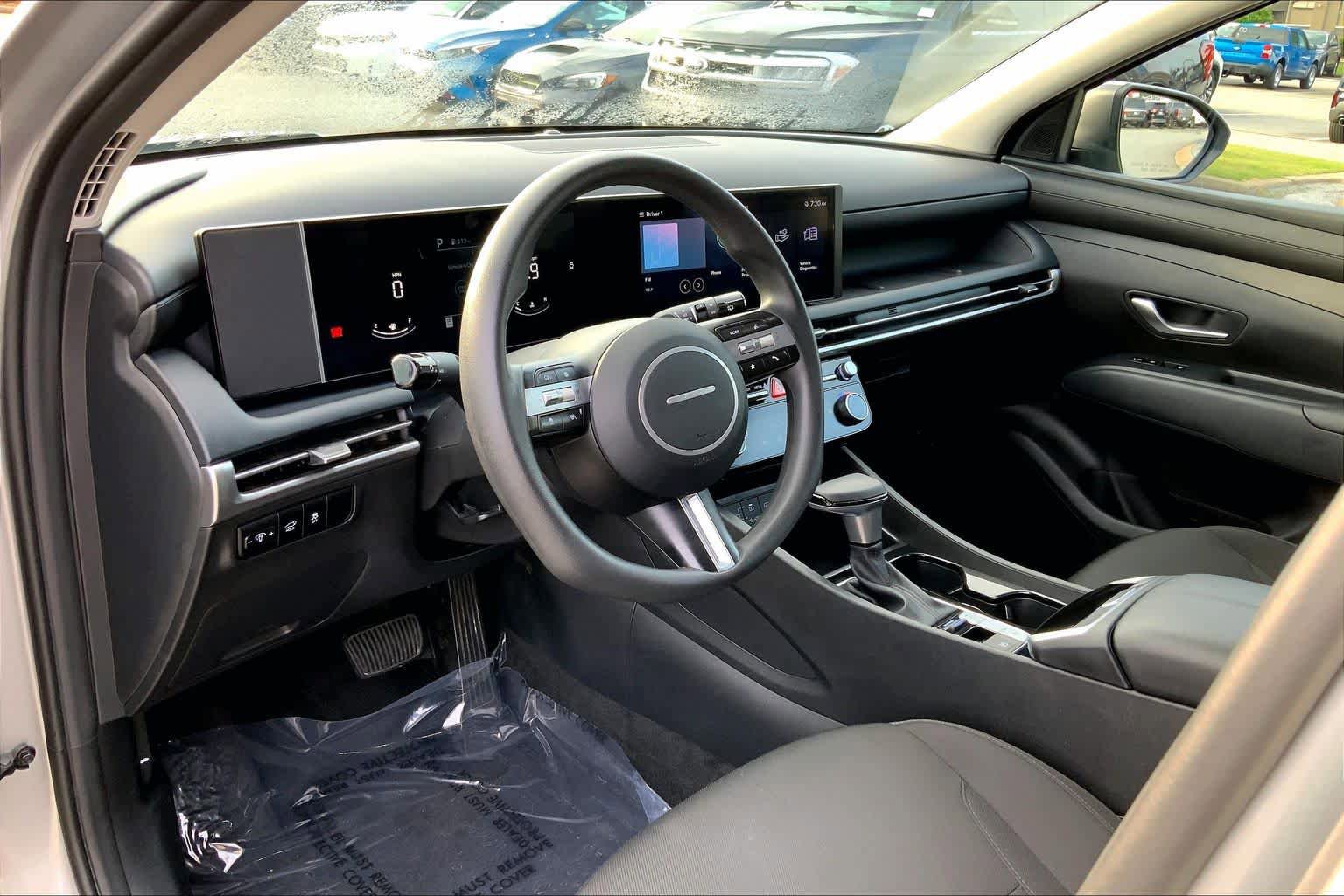 Used 2025 Hyundai Tucson SEL AWD/4WD image 16