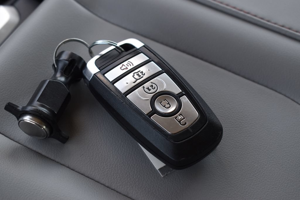 Certified 2025 Ford Expedition Active AWD/4WD image 37