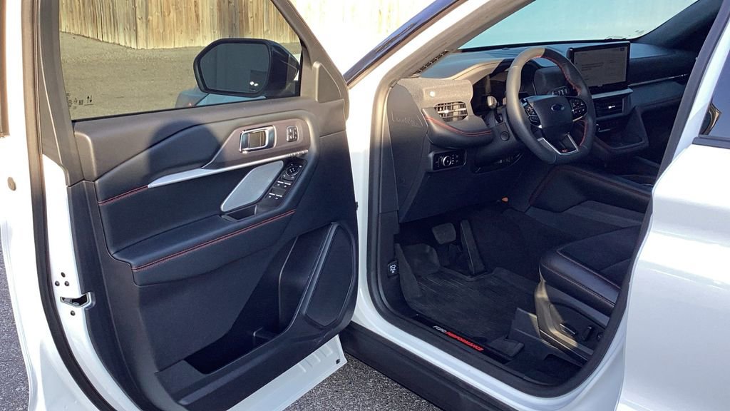 Certified 2025 Ford Explorer ST image 21