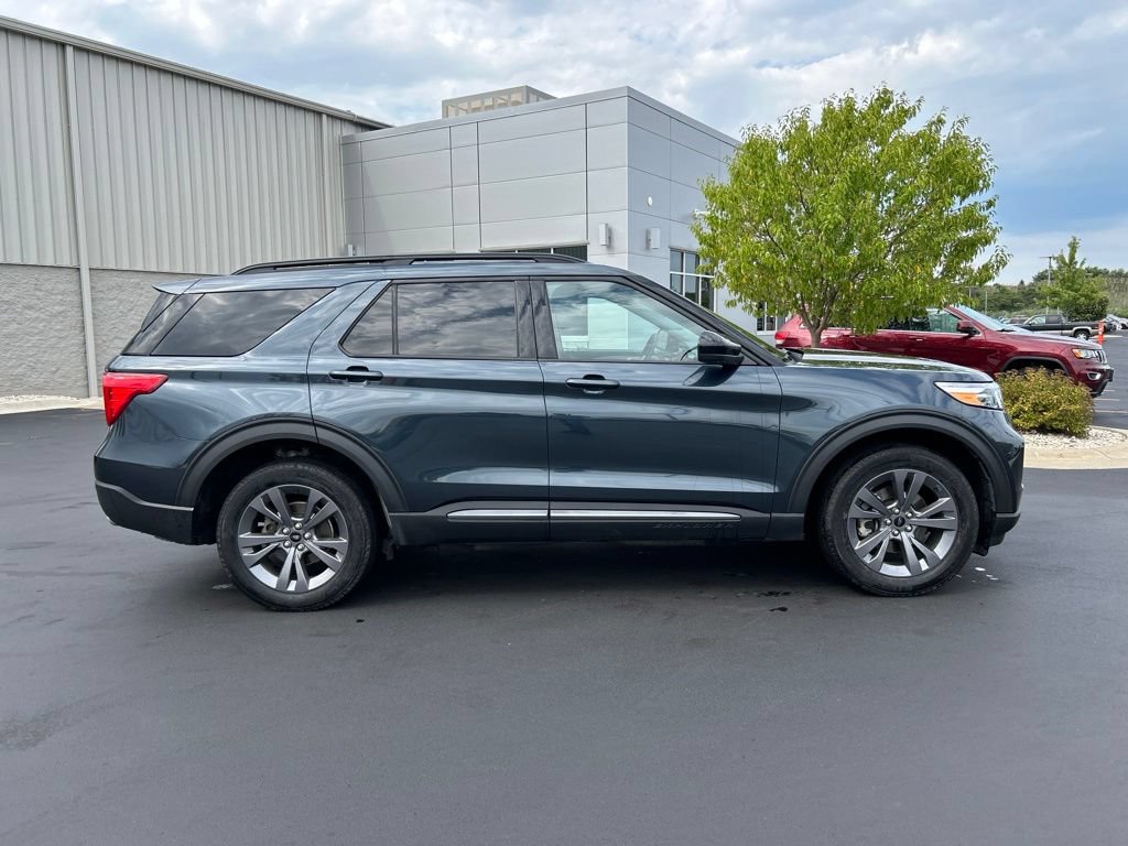Certified 2023 Ford Explorer XLT w/ Equipment Group 202A AWD/4WD image 6