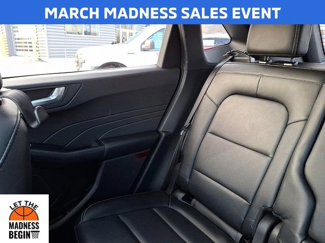 Certified 2022 Ford Escape Titanium w/ Class II Trailer Tow Package image 18