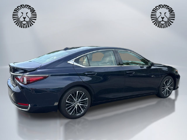 Used 2025 Lexus ES 300h w/ Premium Package FWD image 6
