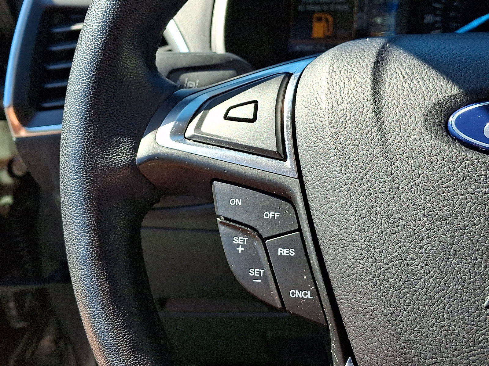 Certified 2022 Ford Edge Titanium AWD/4WD image 22