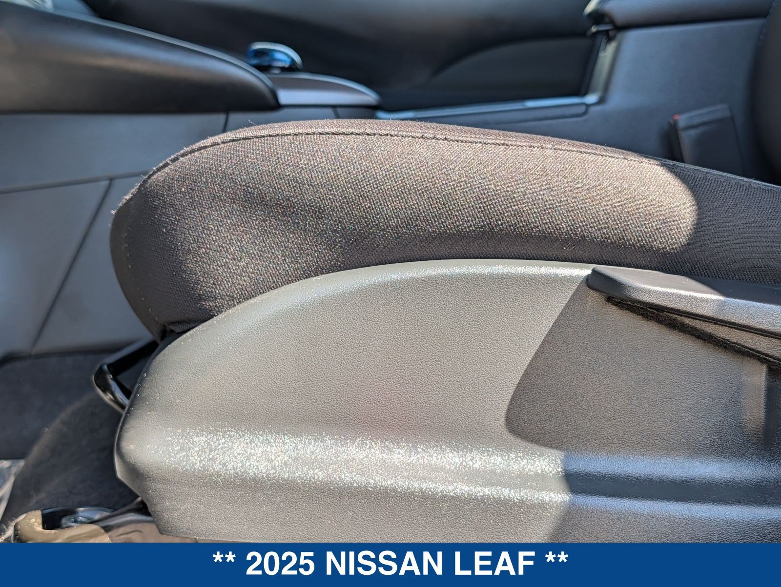 Used 2025 Nissan Leaf S FWD image 24