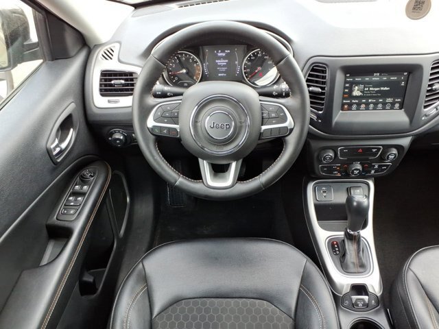 Used 2020 Jeep Compass Latitude w/ Cold Weather Group FWD image 5
