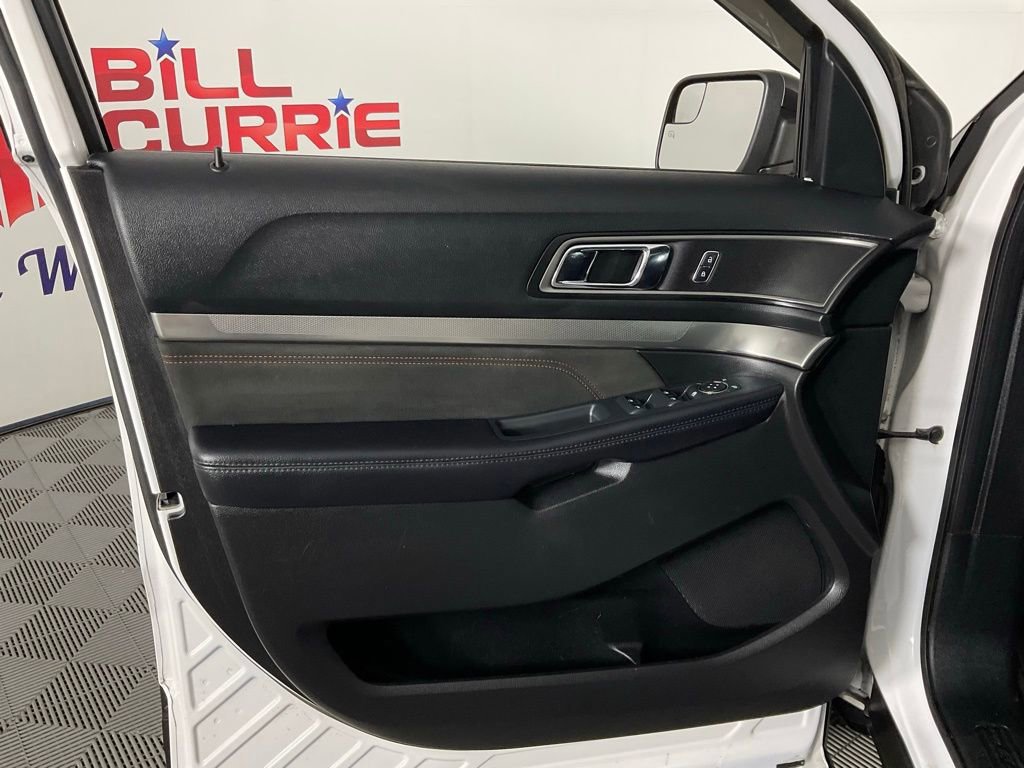 Certified 2018 Ford Explorer XLT w/ Equipment Group 202A image 12