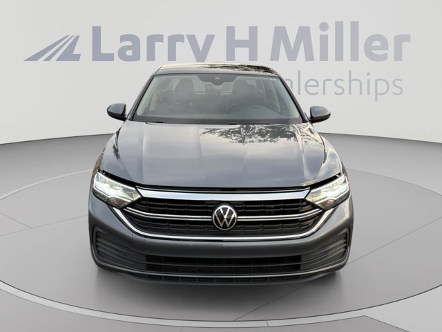 Used 2022 Volkswagen Jetta SE w/ Panoramic Sunroof Package FWD image 8
