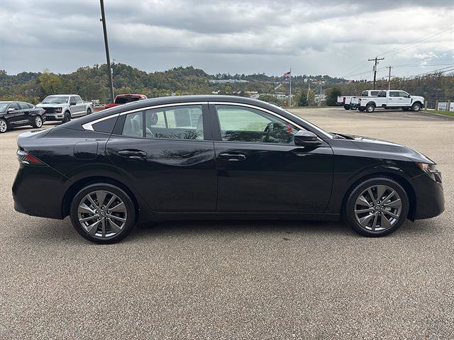 Used 2026 Nissan Sentra SL w/ Floor Mat Package FWD image 5