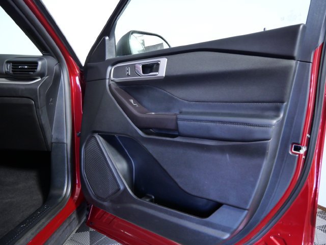 Certified 2020 Ford Explorer XLT w/ Comfort Package AWD/4WD image 9