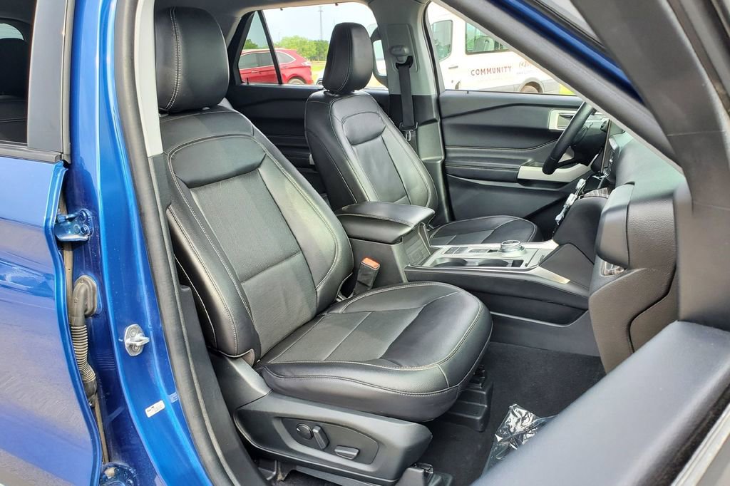 Certified 2022 Ford Explorer Limited w/ Equipment Group 301A RWD image 17