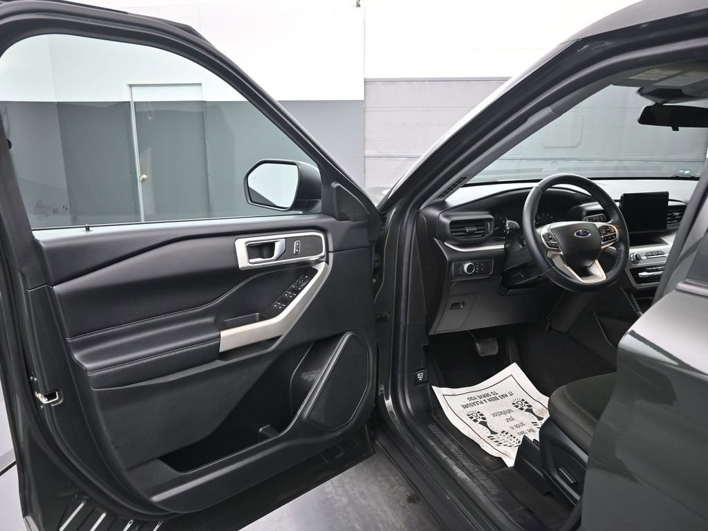 Certified 2022 Ford Explorer XLT image 9