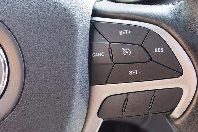 Used 2020 Jeep Grand Cherokee Limited image 23