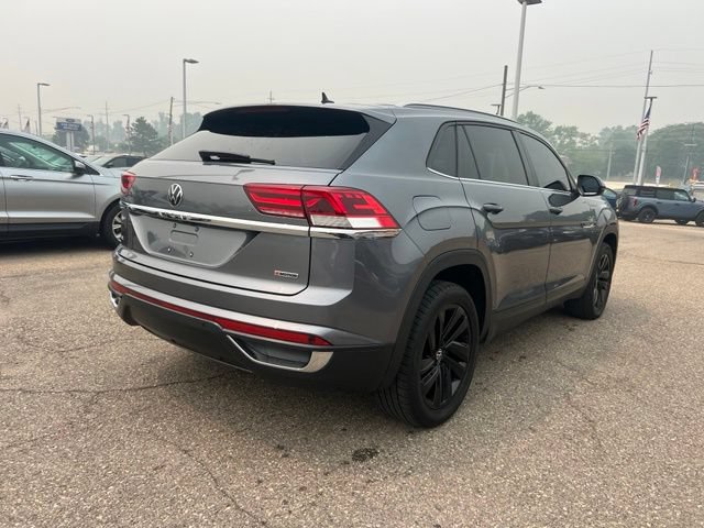 Used 2022 Volkswagen Atlas Cross Sport SE w/ Black Wheel Package AWD/4WD image 4
