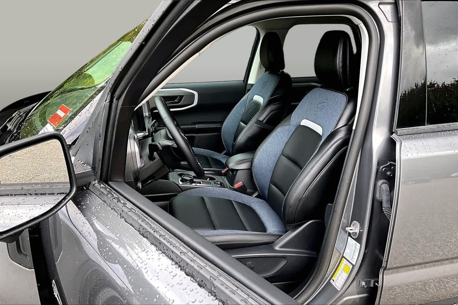 Certified 2025 Ford Bronco Sport Outer Banks w/ Outer Banks Tech Package+ AWD/4WD image 9