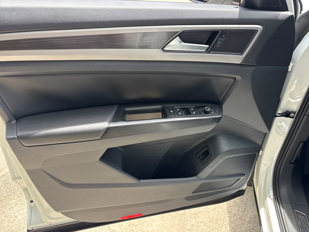 Used 2019 Volkswagen Atlas SEL R-Line FWD image 15