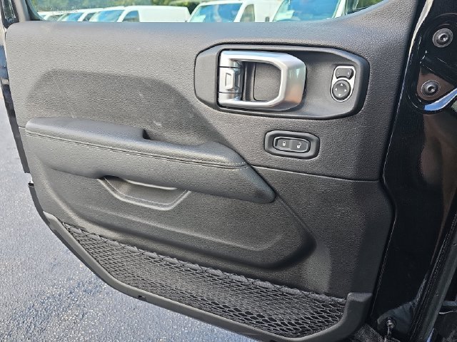 Used 2023 Jeep Gladiator Overland AWD/4WD image 32