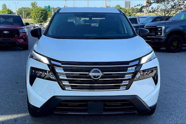 Used 2026 Nissan Rogue S FWD image 2
