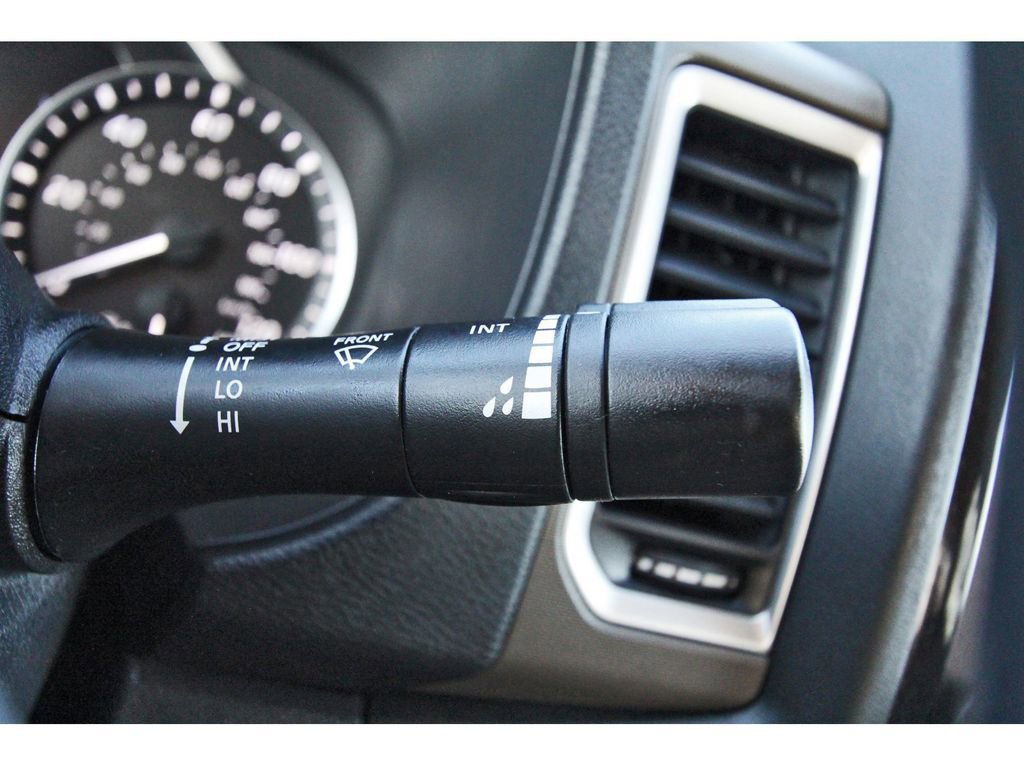 Used 2022 Nissan Frontier SV w/ Technology Package image 23