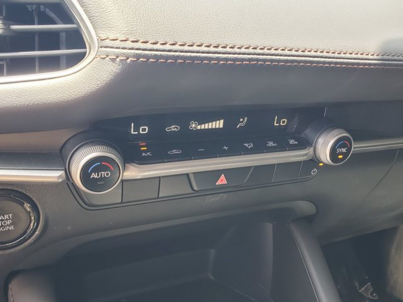 Used 2024 MAZDA MAZDA3 s FWD image 19