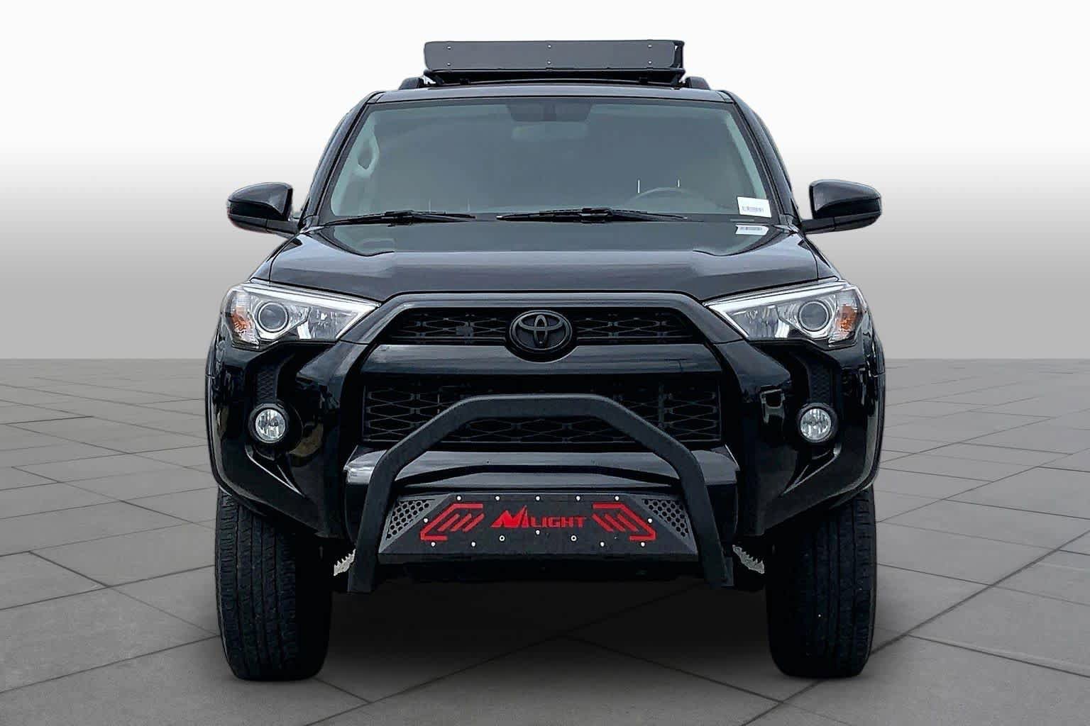 Used 2019 Toyota 4Runner SR5 AWD/4WD image 4