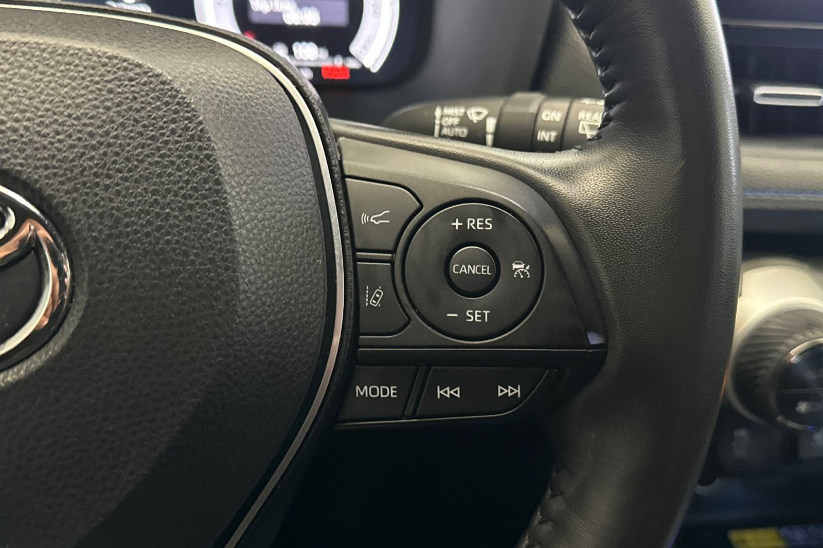 Used 2023 Toyota RAV4 XSE AWD/4WD image 26