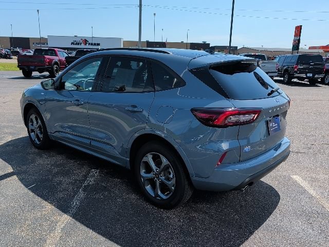 Certified 2023 Ford Escape ST-Line w/ Tech Pack #1 AWD/4WD image 5