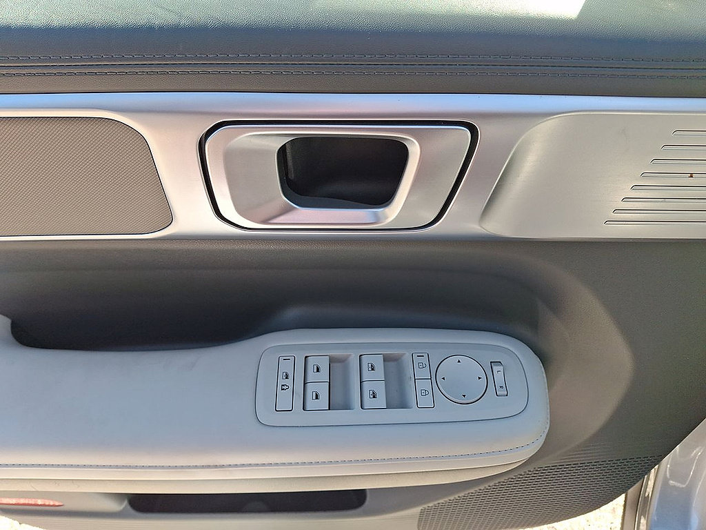 Used 2026 Hyundai Santa Fe SEL AWD/4WD image 10