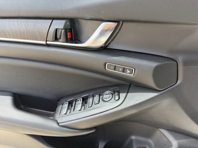 Used 2021 Honda Accord Touring image 13