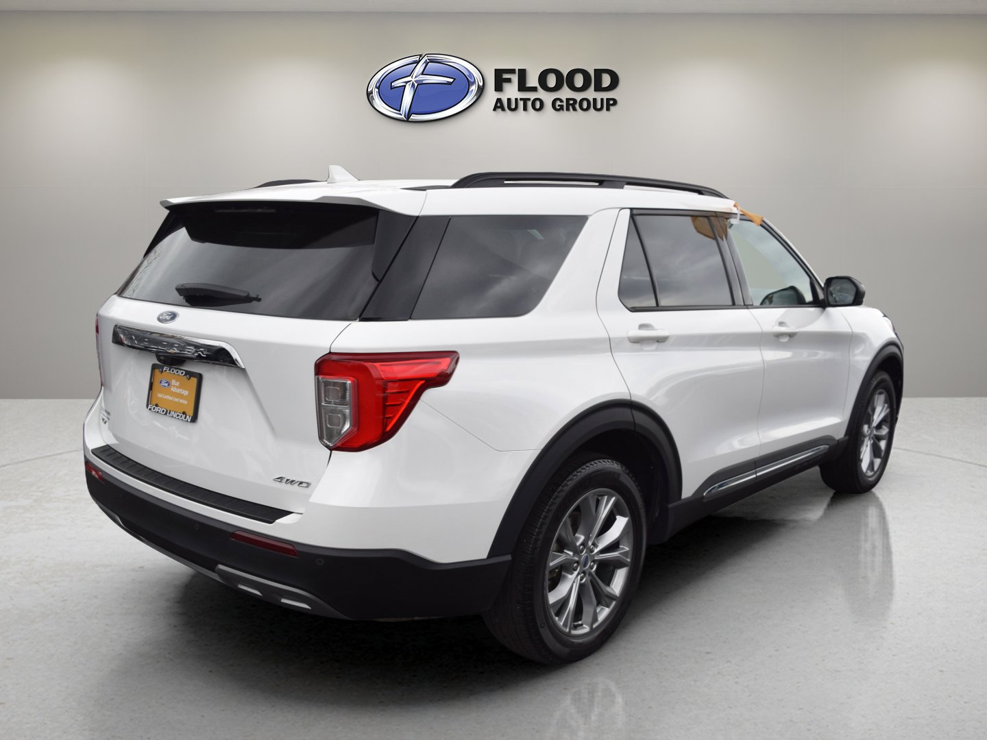 Certified 2023 Ford Explorer XLT w/ Equipment Group 202A image 4