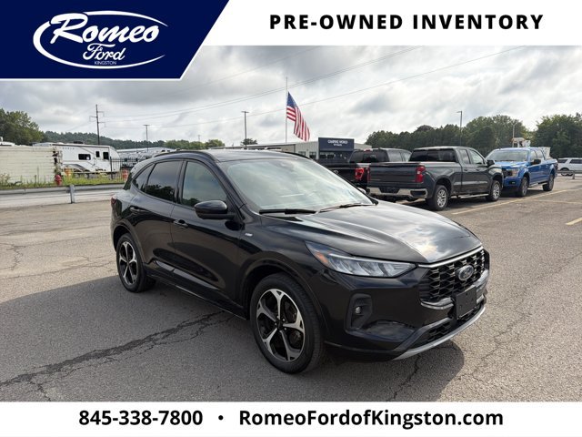 Certified 2023 Ford Escape ST-Line Select w/ Tech Pack #2 AWD/4WD image 3