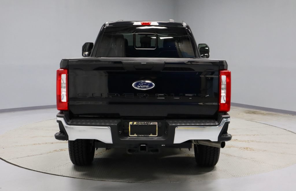 Certified 2025 Ford F350 XLT w/ FX4 Off-Road Package AWD/4WD image 10