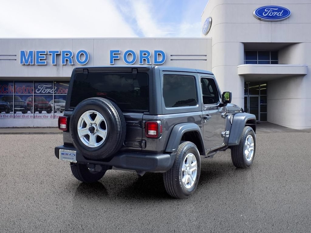 Used 2019 Jeep Wrangler Sport AWD/4WD image 3