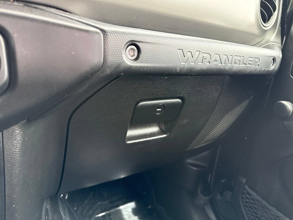 Used 2022 Jeep Wrangler Sport AWD/4WD image 25