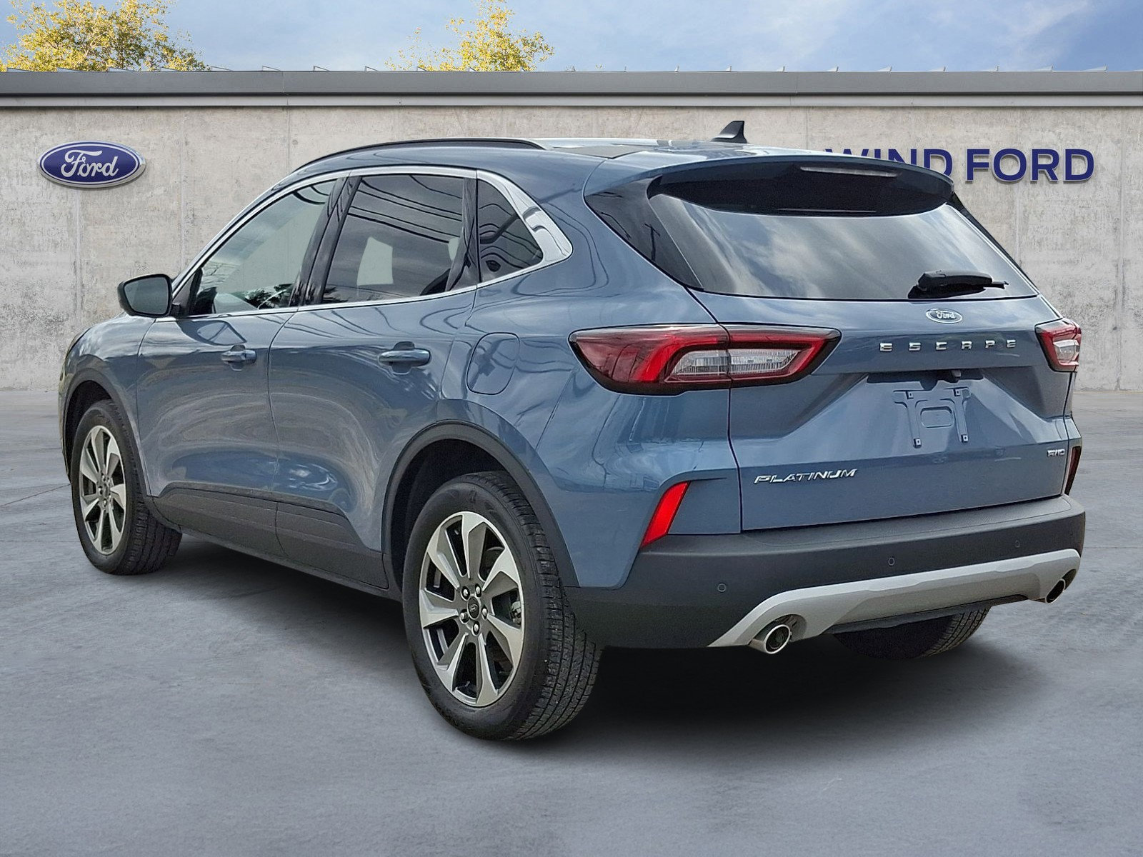 Certified 2024 Ford Escape Platinum image 5