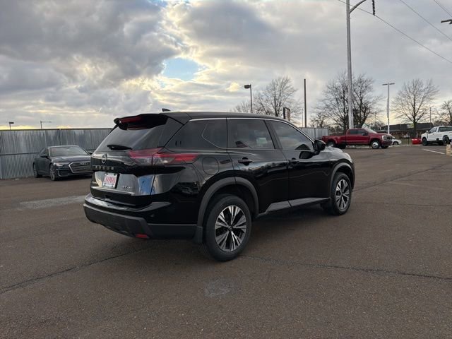 Used 2024 Nissan Rogue SV image 5