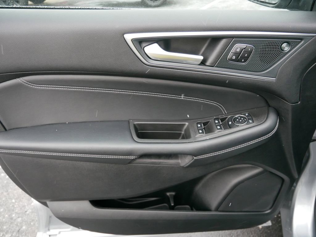 Certified 2024 Ford Edge Titanium image 9
